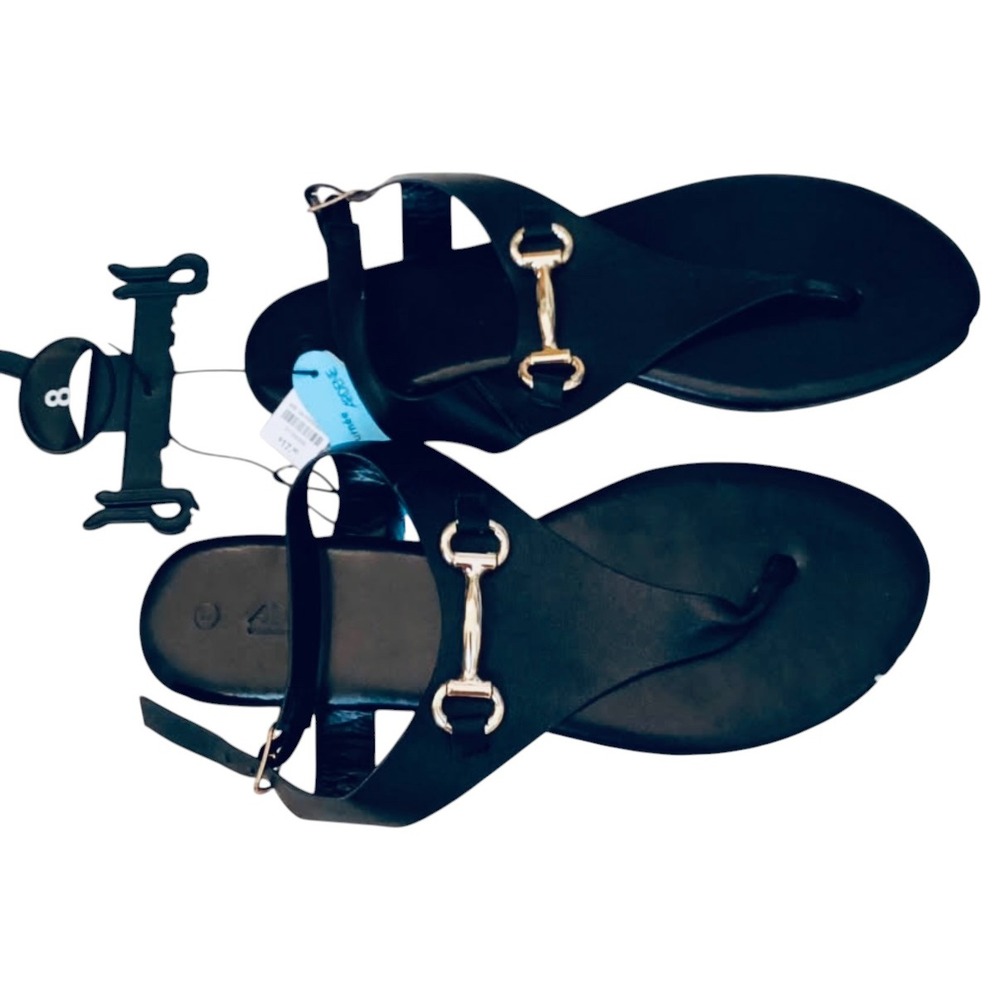 NEW Ardene Black Horsebit T-Strap Size 8 Flat Sandals Gold Buckle Summer - Picture 3 of 4